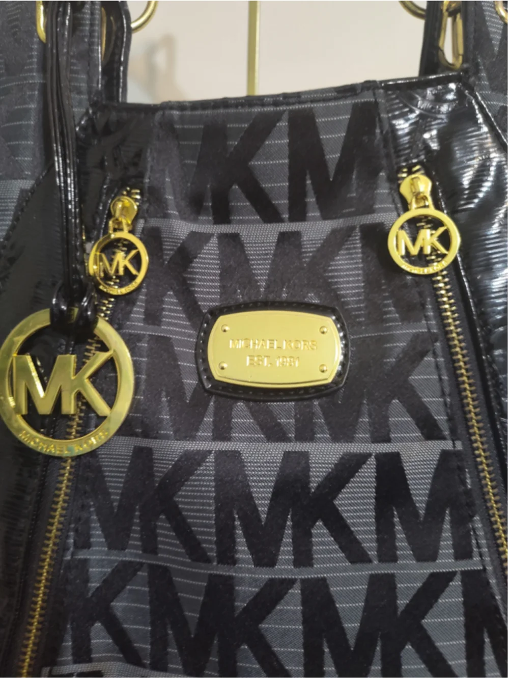 Women's Michael Kors Tote Bag One Size Black Gold